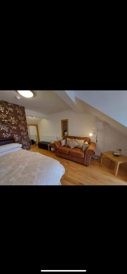 The Countryman Inn Llantrisant  Buitenkant foto