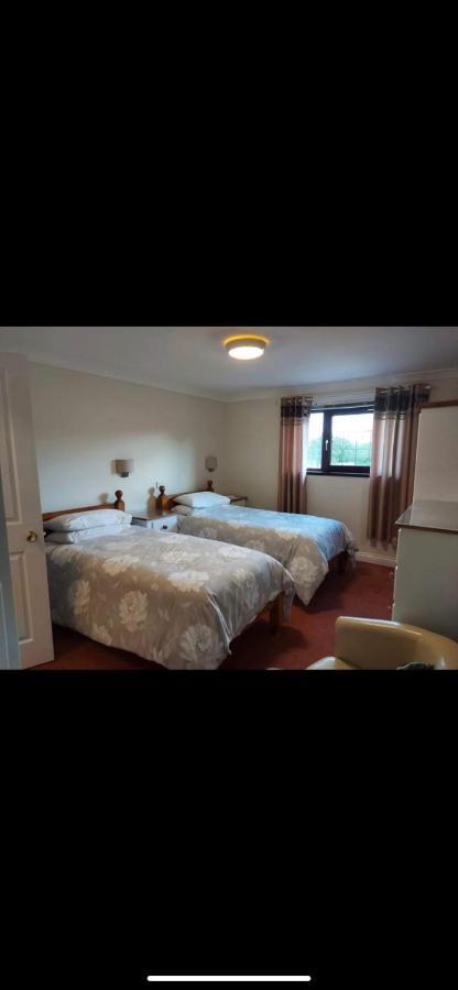 The Countryman Inn Llantrisant  Buitenkant foto