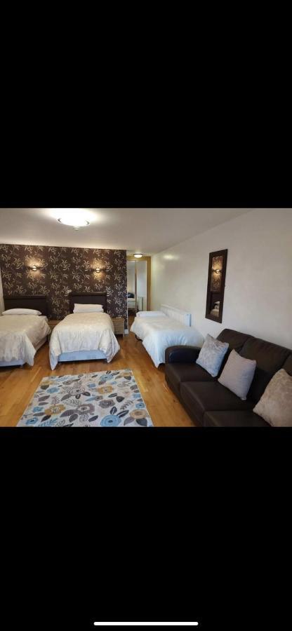 The Countryman Inn Llantrisant  Buitenkant foto
