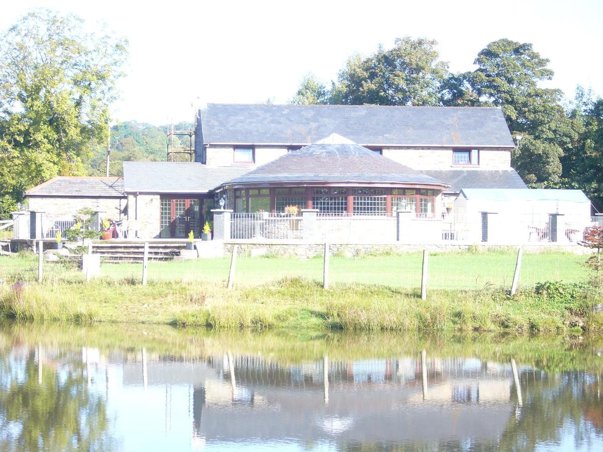 The Countryman Inn Llantrisant  Buitenkant foto